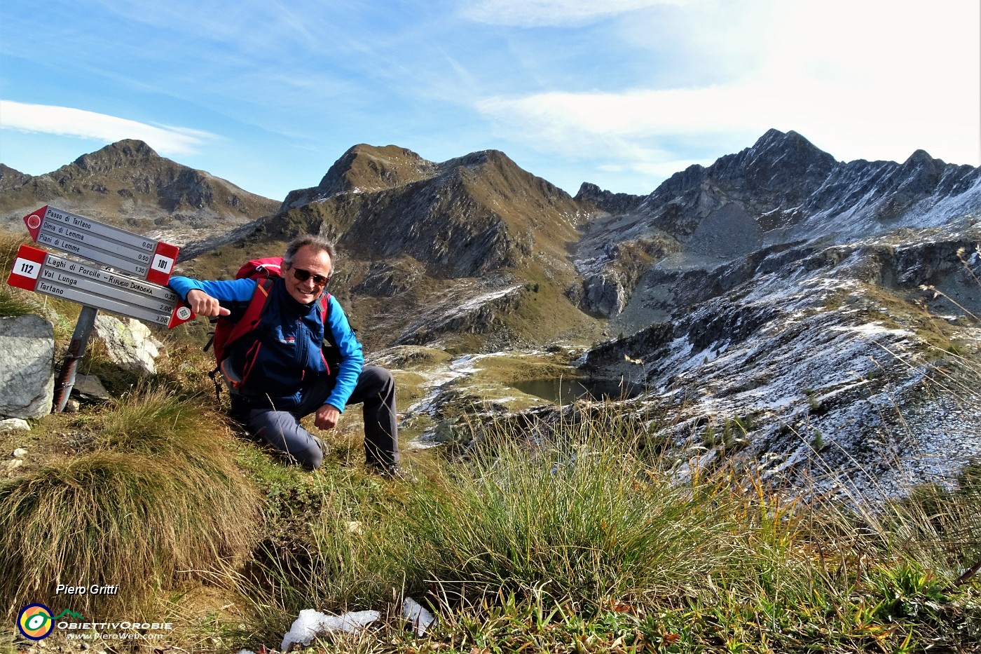 01 Ai Laghi di Porcile con la prima neve ottobrina in scioglimento.JPG